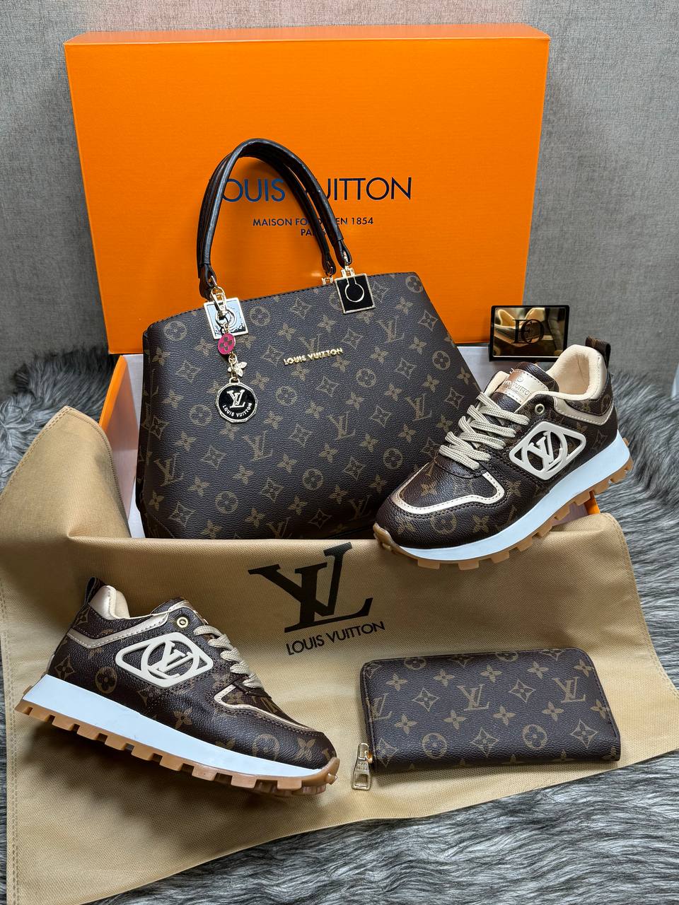 Sneakers, bags and purses set