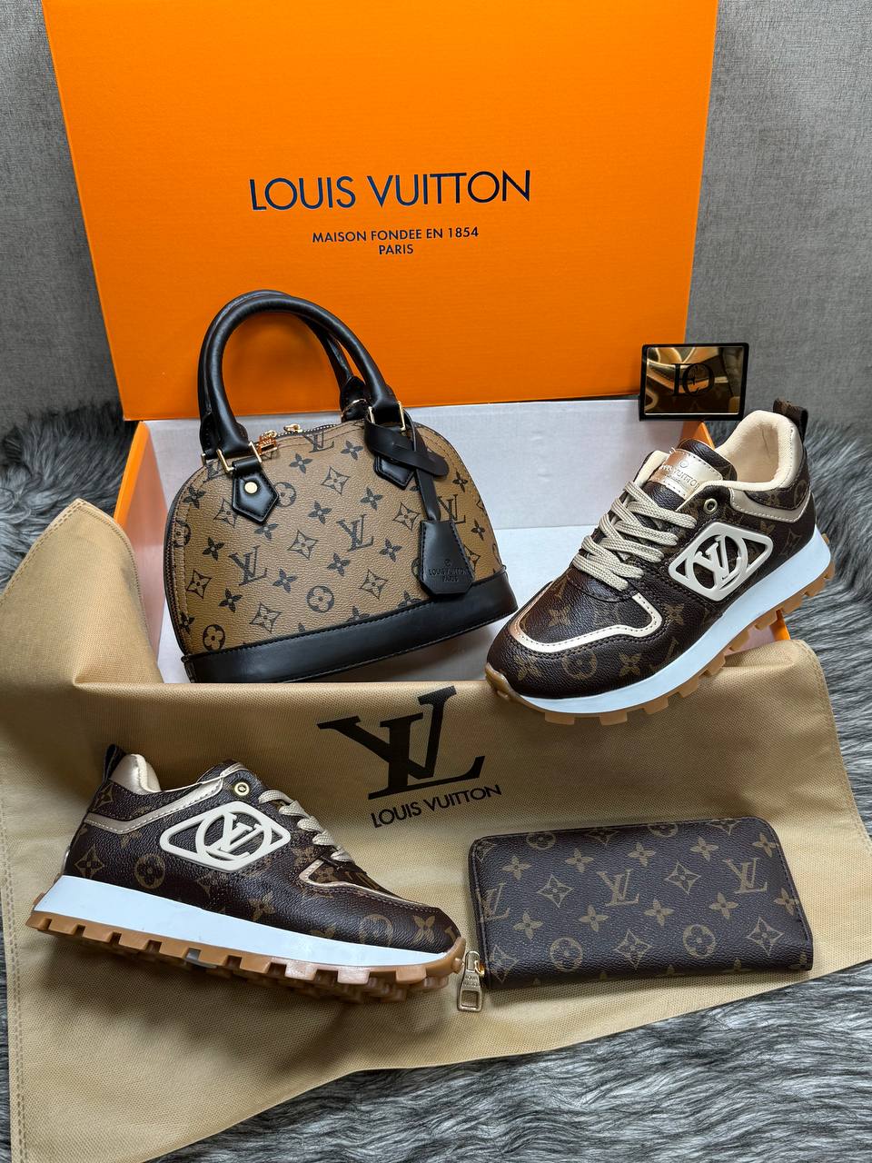 Sneakers, bags and purses set