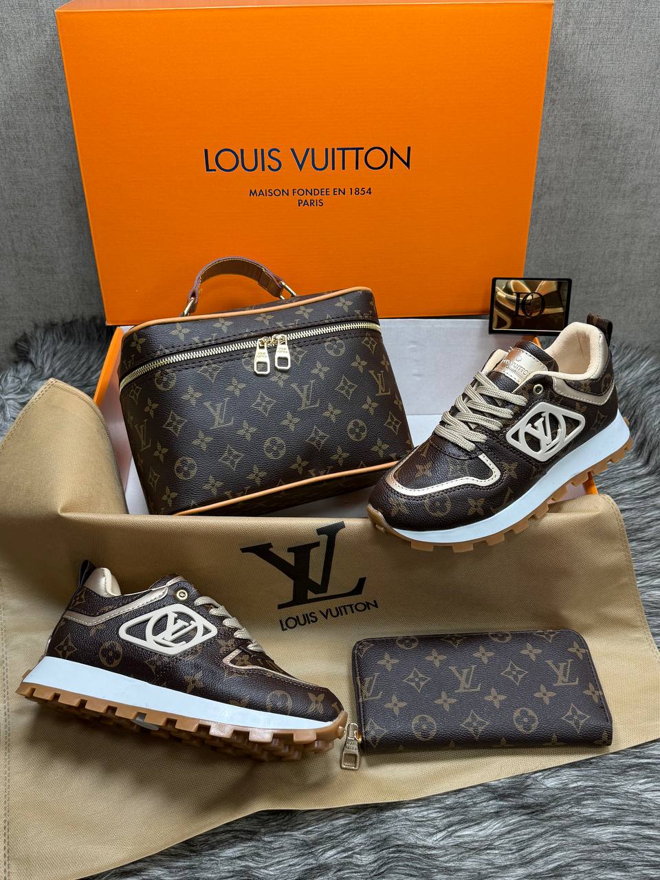 Sneakers, bags and purses set