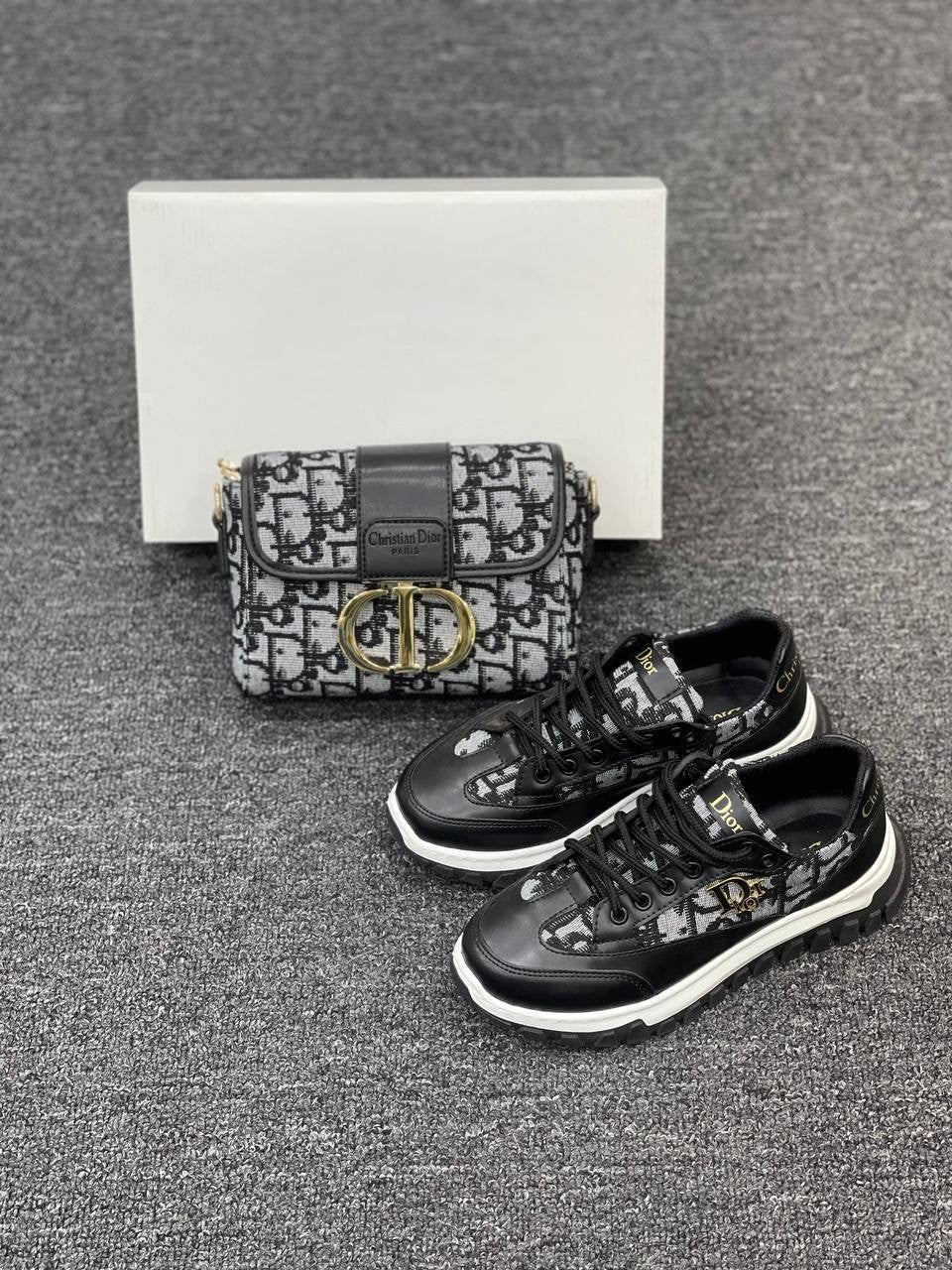 Bags & sneakers set