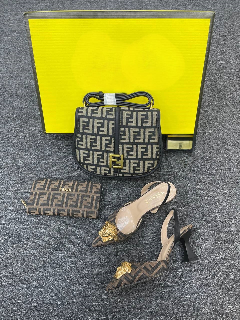 Heel shoes, bags and purses set