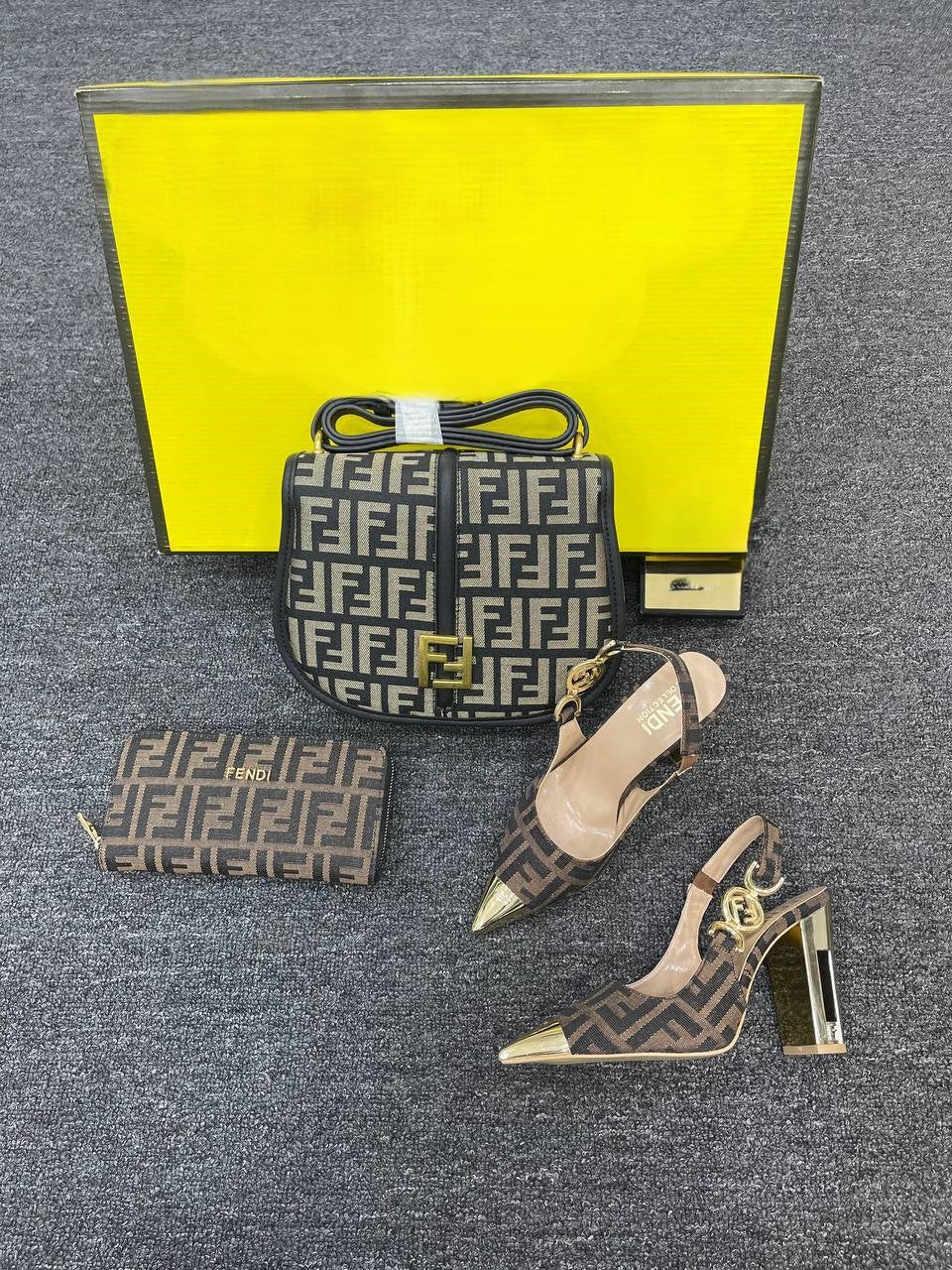 Heel shoes, bags and purses set