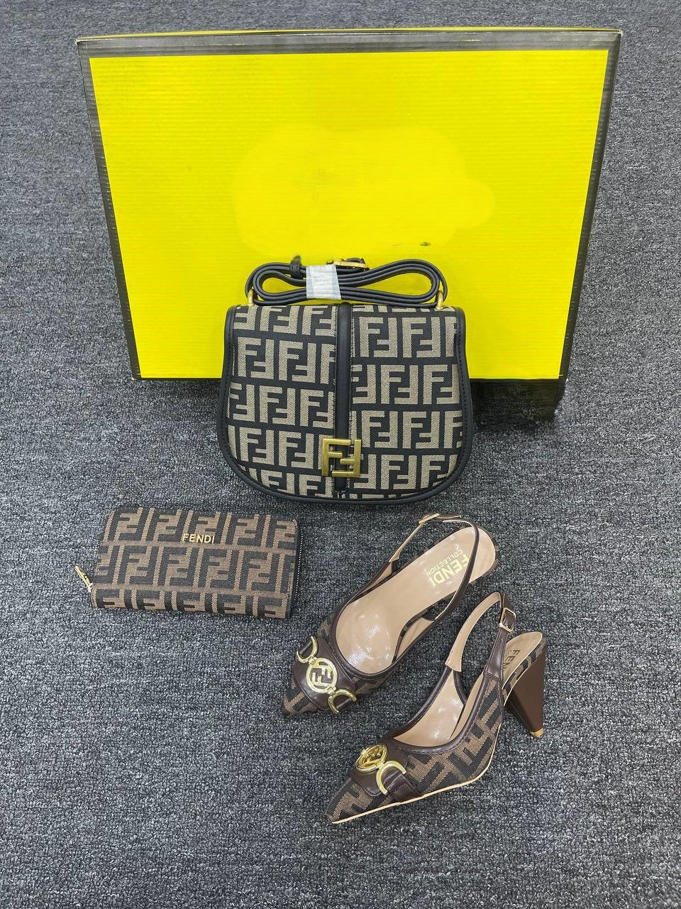 Heel shoes, bags and purses set
