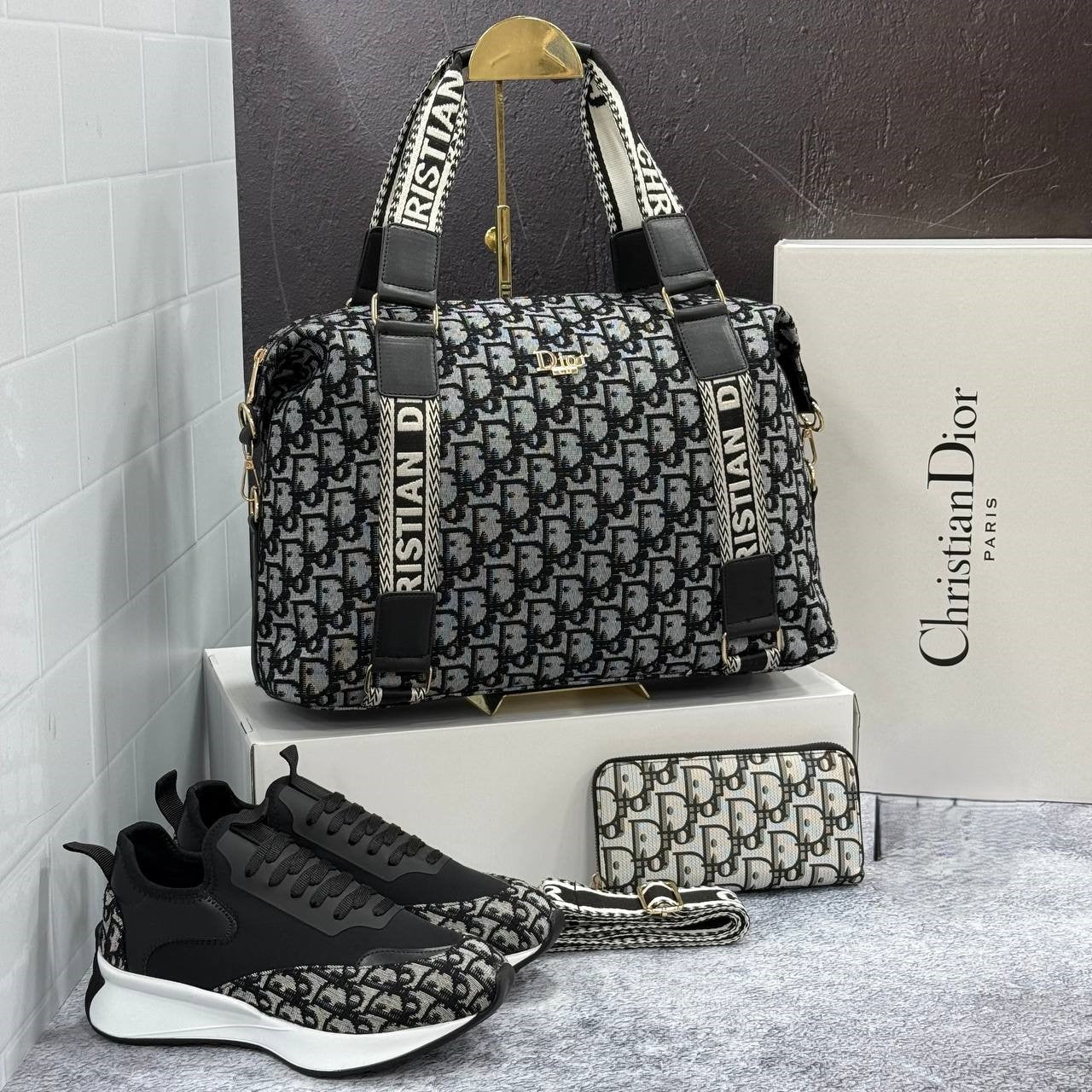 Sneakers, bags and purses set